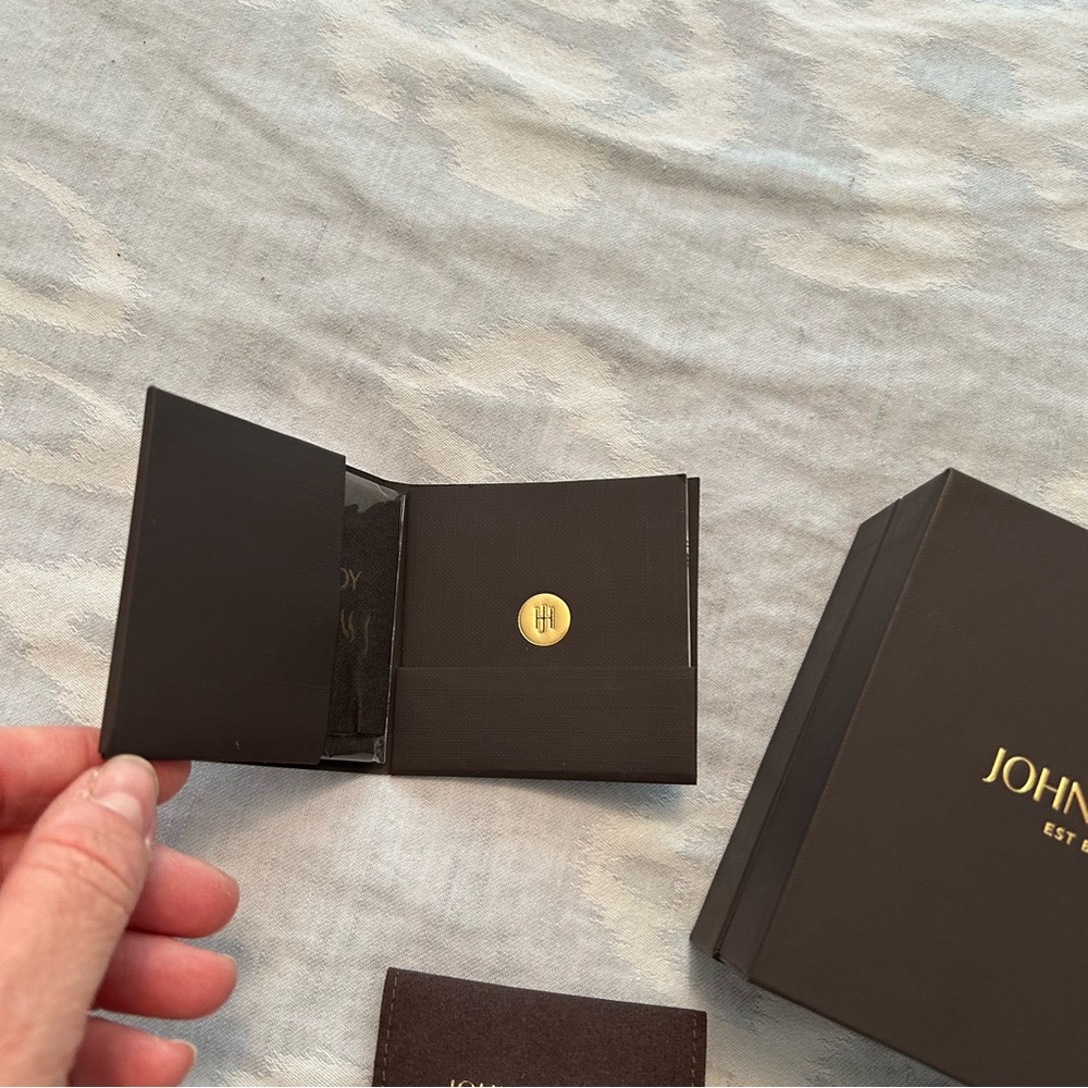 Authentic John Hardy solid 18K gold saddle ring grey white diamonds size 7 NIB! - Picture 11 of 15